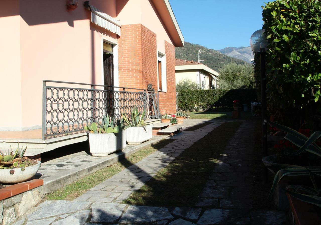 Villa Chiara Affitta Camere 卡拉拉 外观 照片